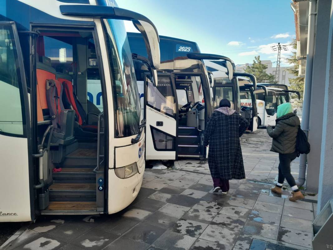 Konya’da bir düğün sahibi yolda kalanlar için yaptığıyla gönülleri fethetti 3